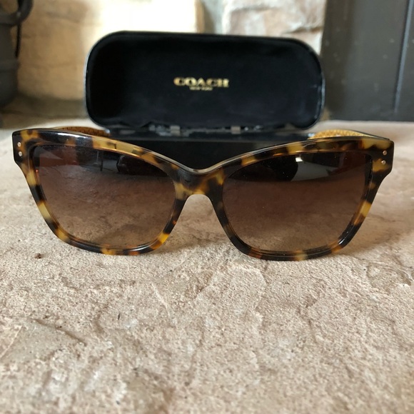 Coach sunglasses with case - Picture 1 of 3